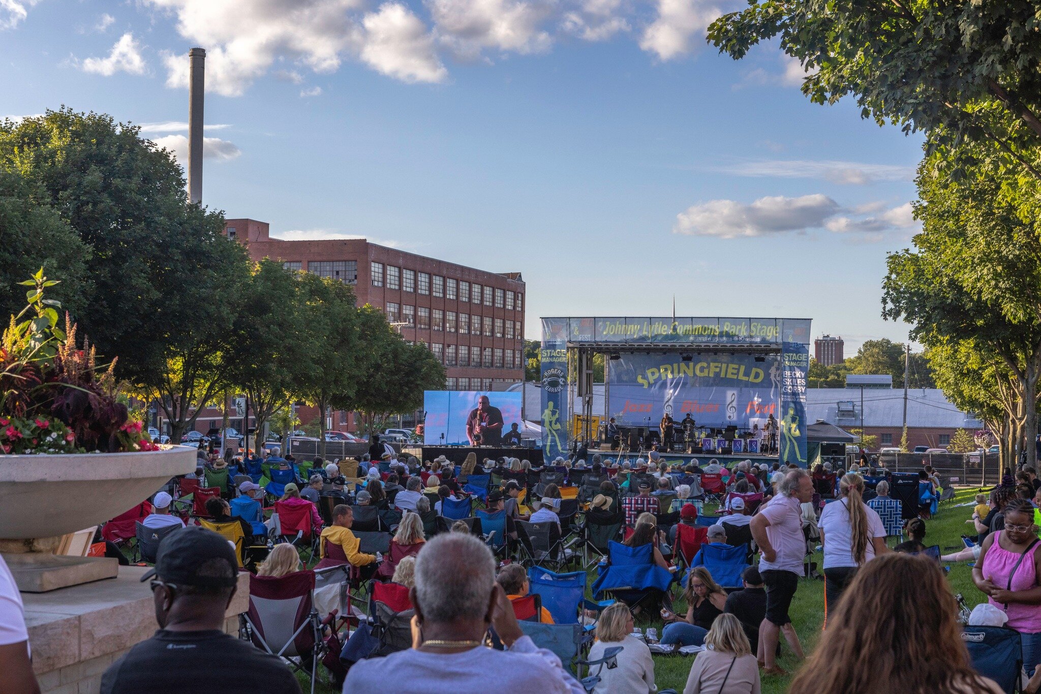 Crowds fills National Commons to see Jazz & Blues performances.