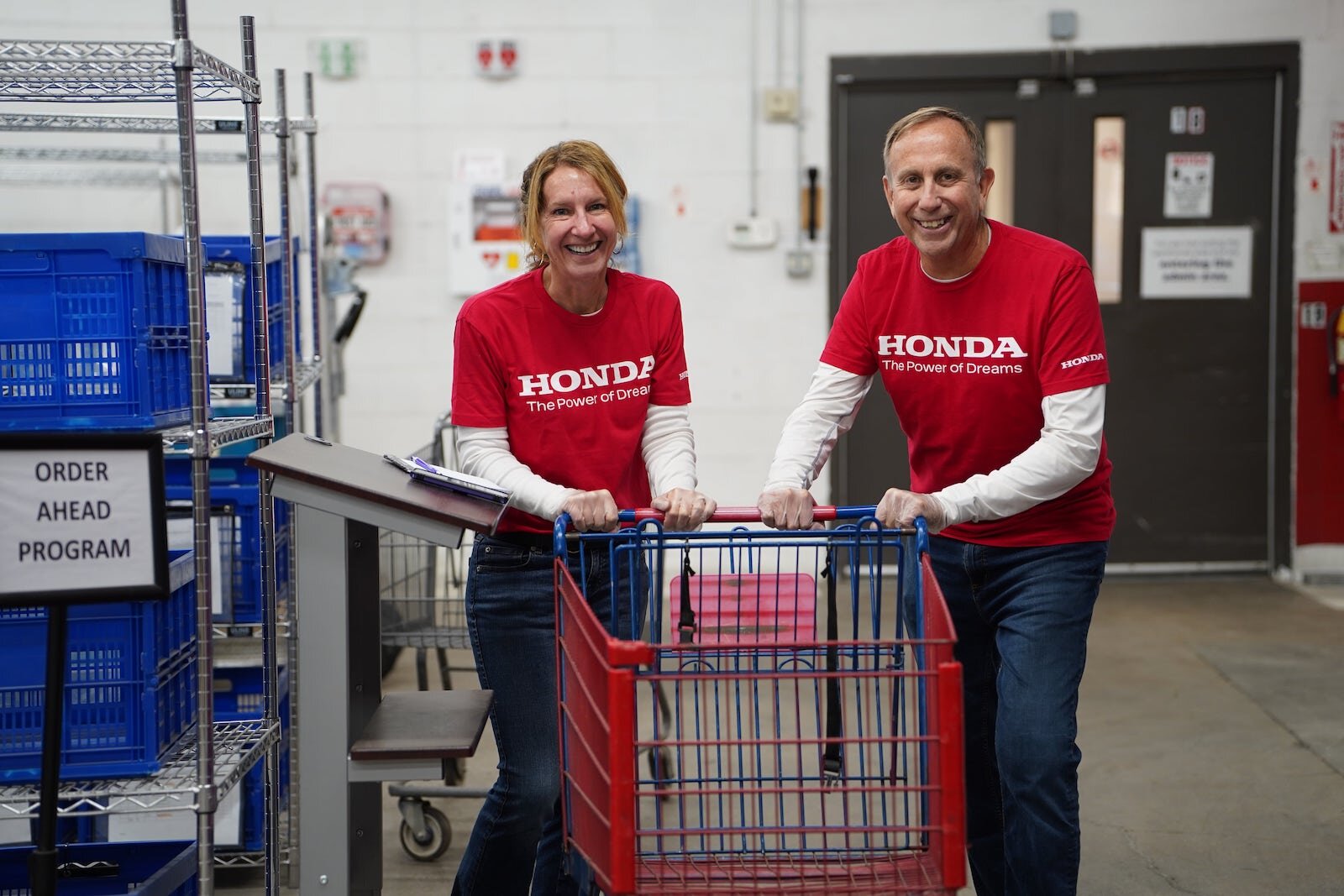 Honda team members volunteer at Second Harvest Food Bank in Springfield, Ohio.