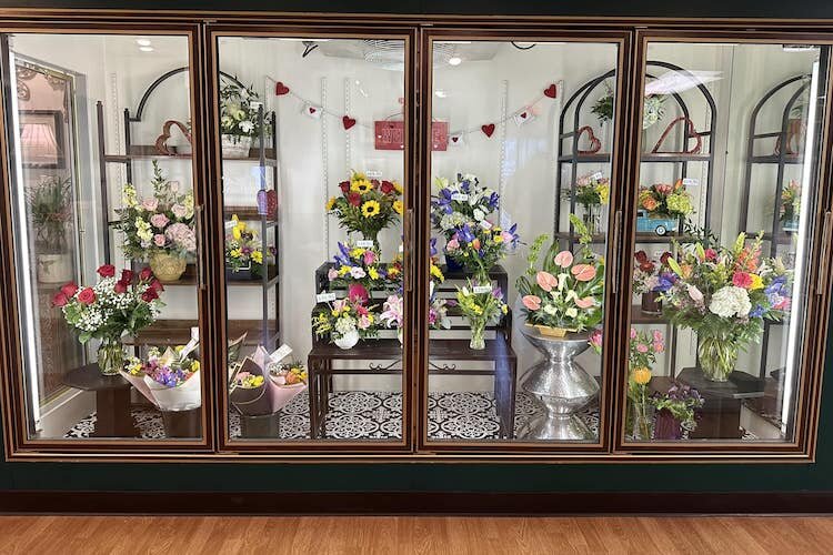 Schneider’s provides customers with fine floral arrangements, gifts, and delivery.