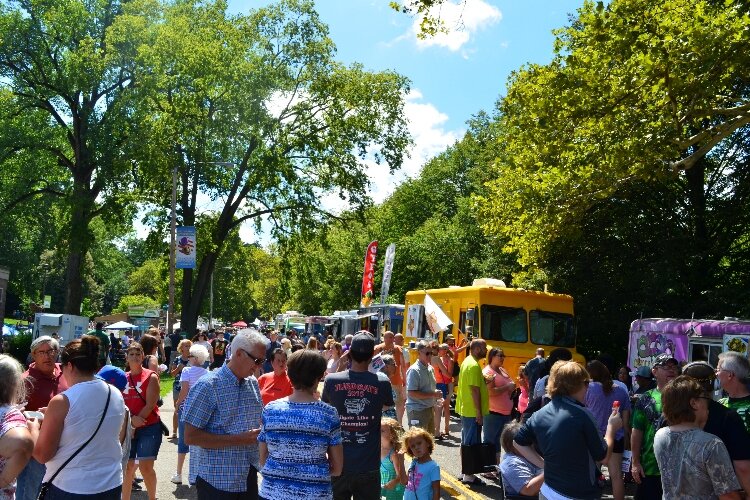 Crowds gather at Veteran's Park for the annual Springfield Rotary Gourmet Food Truck Competition.