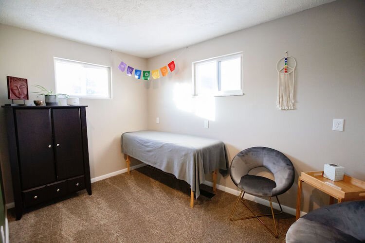 The Healing Center has a furnished room for rent by the day, two rooms for rent for full-time practitioners.