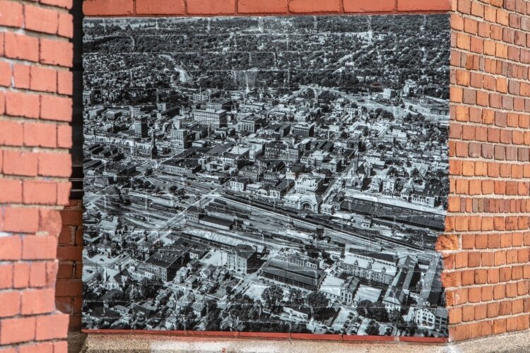 Murals on the Mother Stewart's Brewing Company building showcase scene of Springfield and local legends.