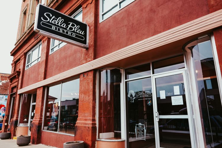 Stella Bleu Bistro is located on North Fountain Avenue, in the heart of Downtown Springfield.
