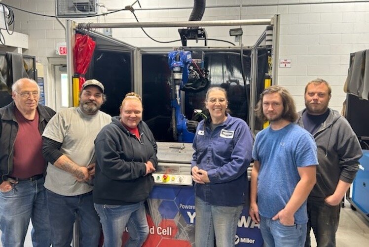 Students in the class are, from left, left to right Gil Smith, Shawn Reynolds, Jodie Myers, Missy Lowery, Zack Rue, and Jonathan Crace.