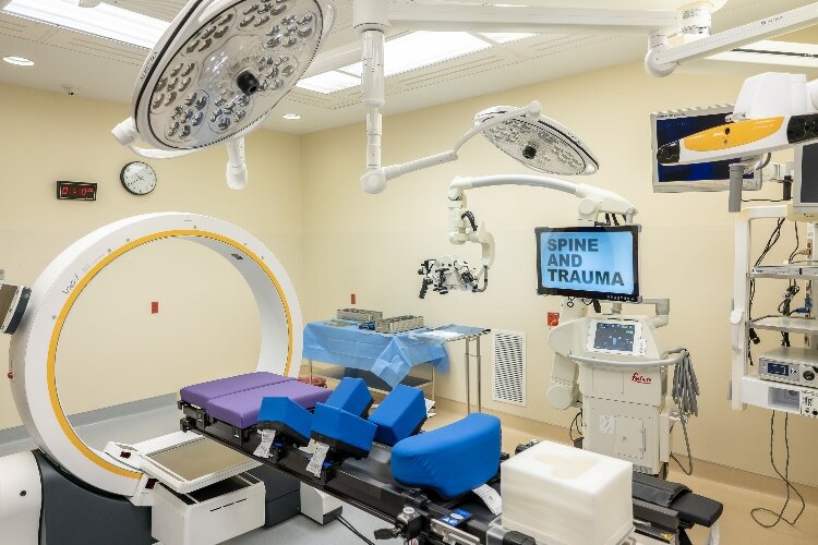 Mercy Health - Springfield's new Brainlab offers minimally invasive spine and brain surgery, using a robotics platform and cutting-edge technology.
